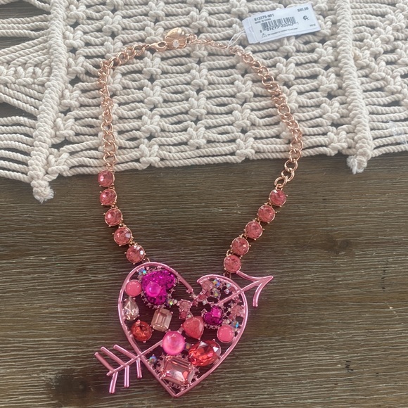 🌺BetseyJohnsonStatement Pink Heart Arrow Necklace - Picture 9 of 10